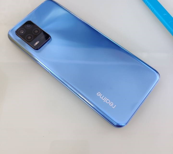 Realme V13 5G